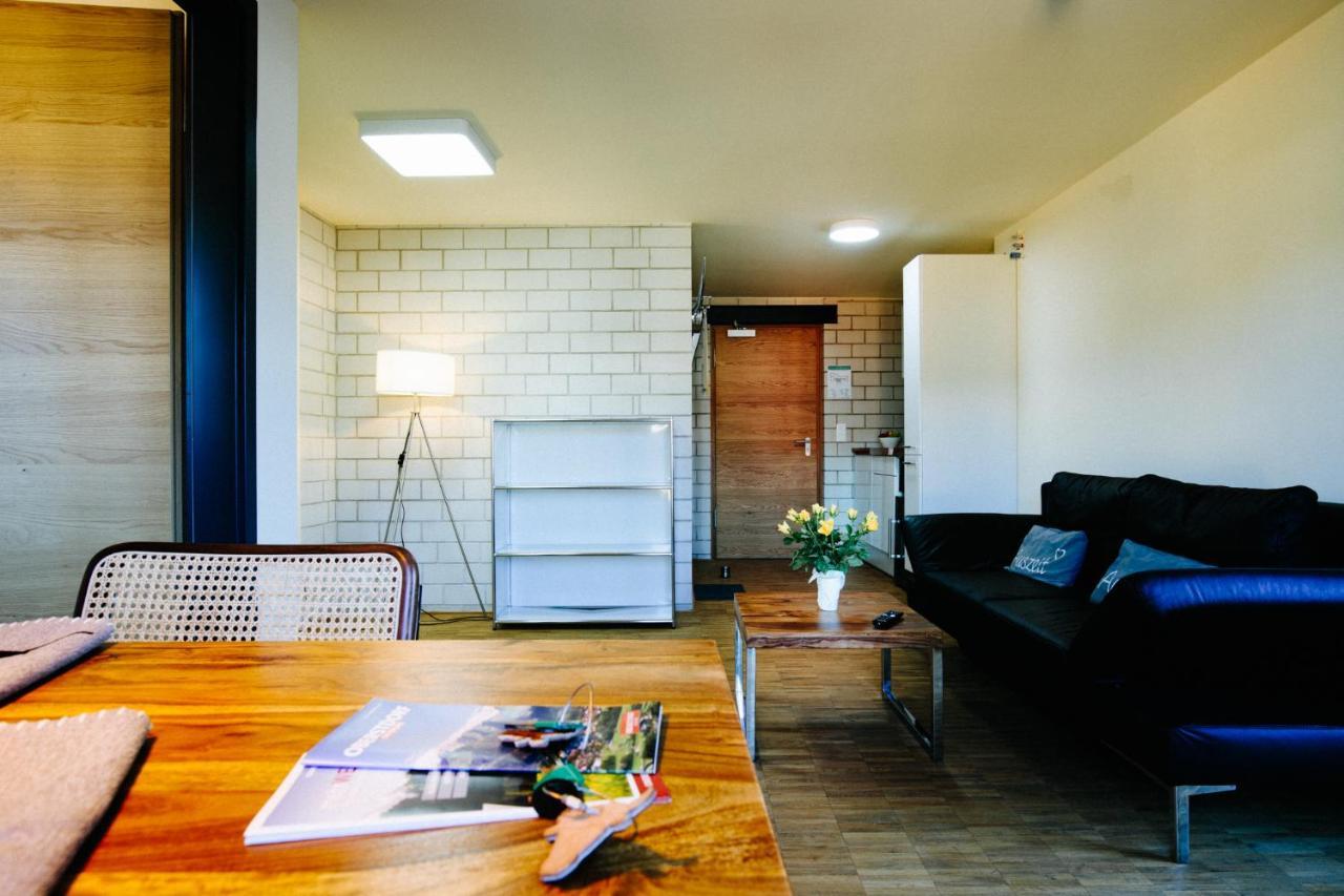 One-Bedroom Apartment,1070125030:JPEG