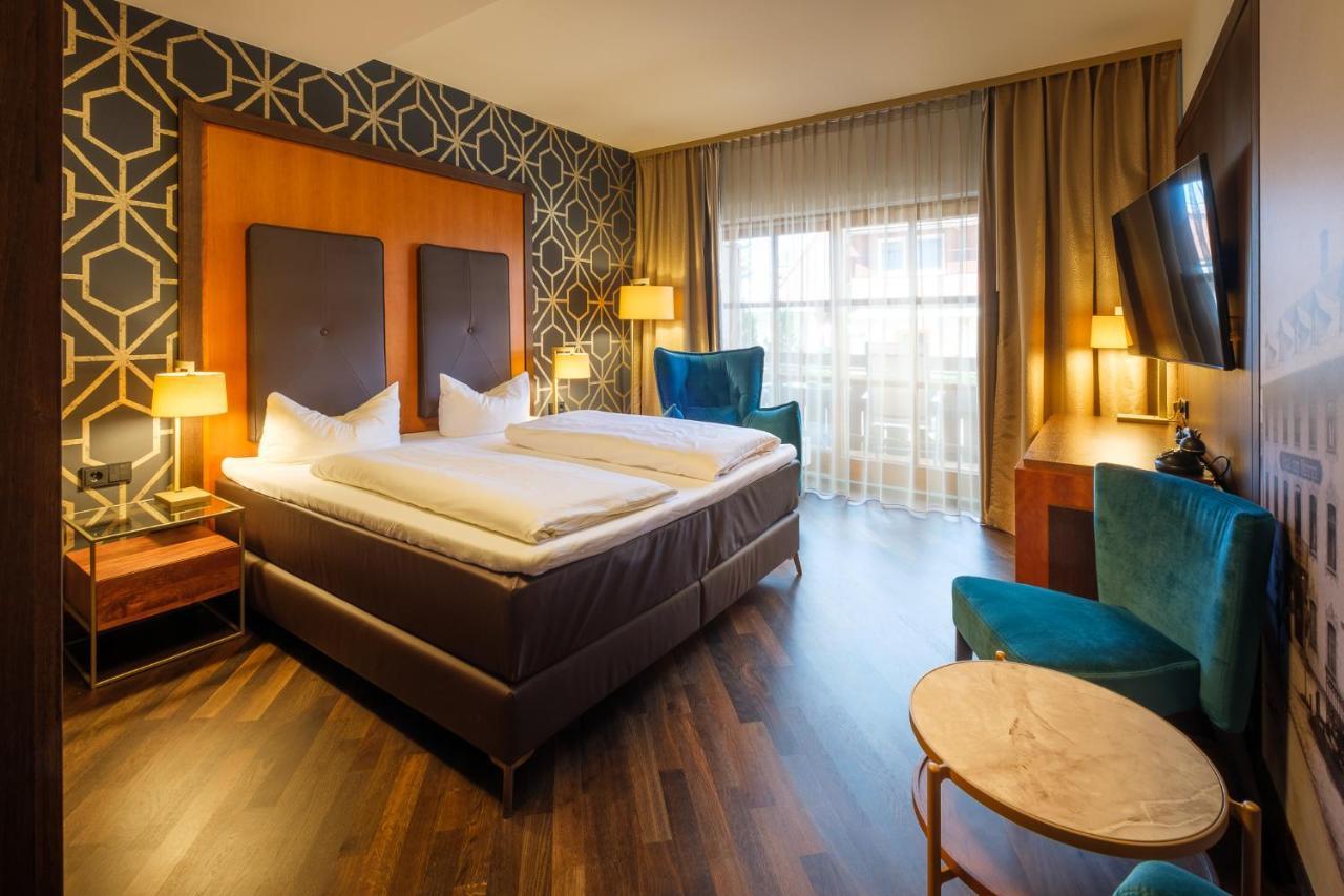 Grand Deluxe Double Room Balcony,1345159403:JPEG
